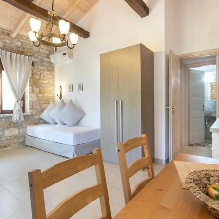 Pietra E Mare Apartment Скала Потамияс Екстериор снимка