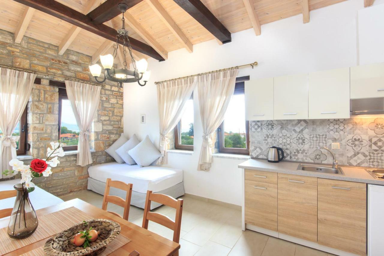 Pietra E Mare Apartment Скала Потамияс Екстериор снимка