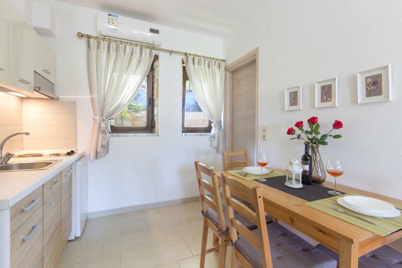 Pietra E Mare Apartment Скала Потамияс Екстериор снимка