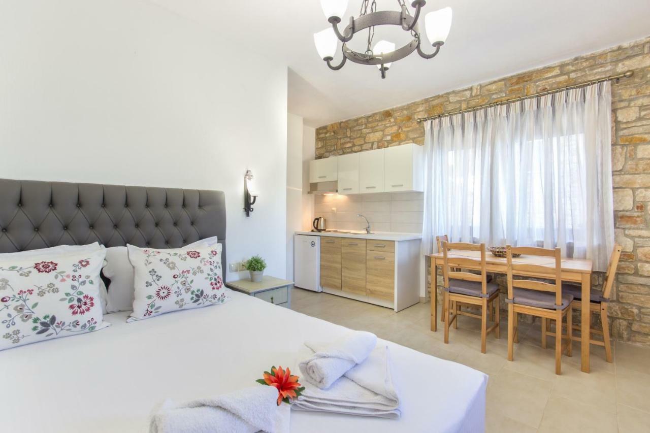 Pietra E Mare Apartment Скала Потамияс Екстериор снимка